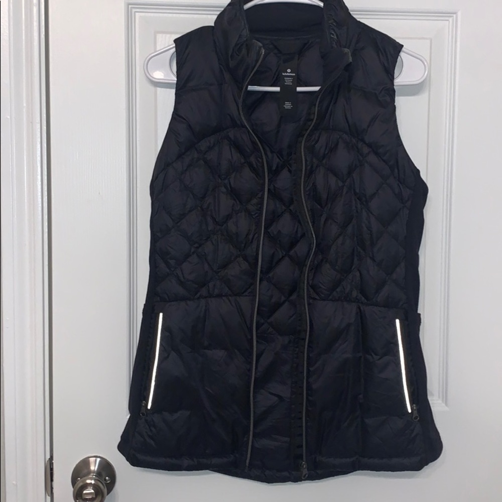 Lululemon size 6 vest
